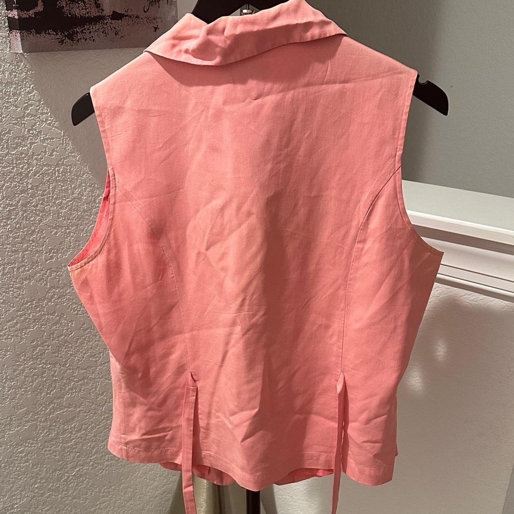 SilkLand Coral Sleeveless Notch-Collar Button-Front Blouse - Picture 3 of 5